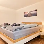Stilvolle Gartenterrassenwohnung Mitten In In Seenaehe 公寓 布雷根茨