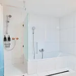 Stilvolle Gartenterrassenwohnung Mitten In In Seenaehe 公寓 *