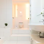 公寓 Stilvolle Gartenterrassenwohnung Mitten In In Seenaehe 布雷根茨