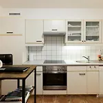 Stilvolle Gartenterrassenwohnung Mitten In In Seenaehe Appartement