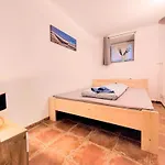 Stilvolle Gartenterrassenwohnung Mitten In In Seenaehe 布雷根茨