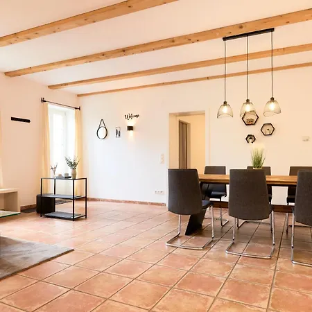 Stilvolle Gartenterrassenwohnung Mitten In Apartment *