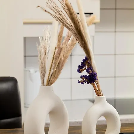 Stilvolle Gartenterrassenwohnung Mitten In In Seenaehe