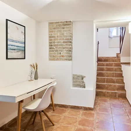 Stilvolle Gartenterrassenwohnung Mitten In In Seenaehe * Brégence