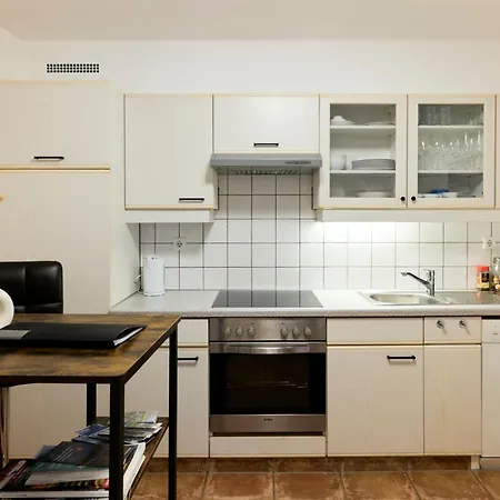 Stilvolle Gartenterrassenwohnung Mitten In Apartment