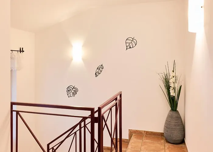 Stilvolle Gartenterrassenwohnung Mitten In In Seenaehe Апартаменты *