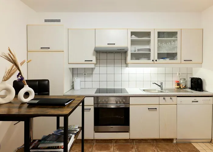 Stilvolle Gartenterrassenwohnung Mitten In In Seenaehe Апартаменты